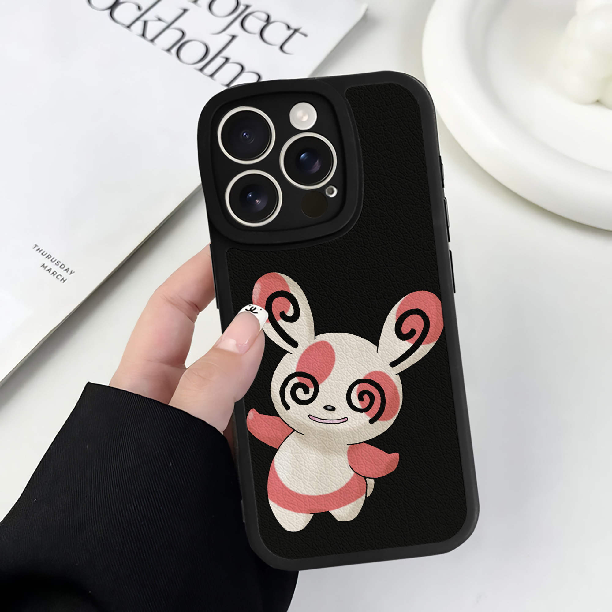 （画像用） ポケットモンスター Pokémon 【iPhone 16シリーズ対応】シリコンスマホケース（レザー調） 材質：シリコン